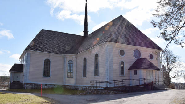 Kuhmoisten kirkon katto kunnostetaan ensi vuonna. Kuva: Kuhmoisten