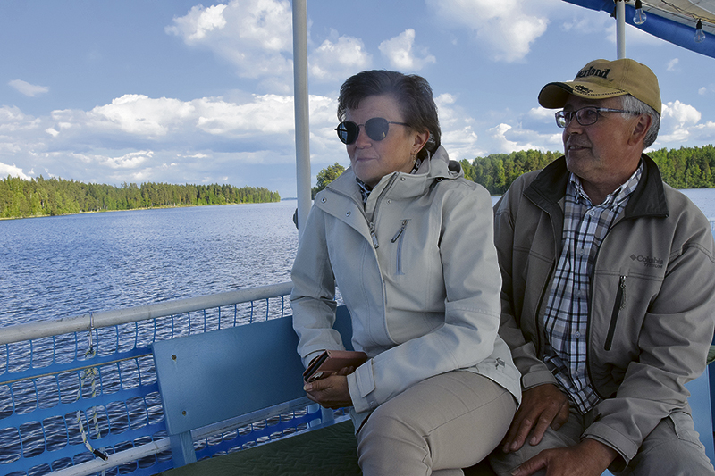 Jaana ja Marko Järvinen seurasivat Kuhmoisiin tytärtään, joka...