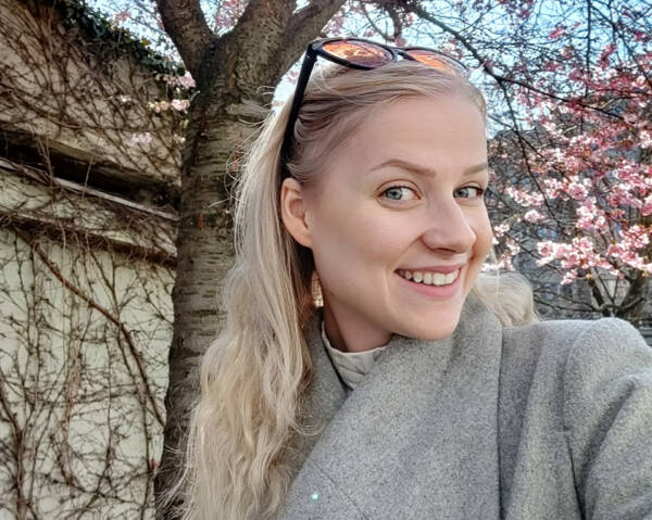 Kirjoittaja on viestinnän monitoiminainen ja penkkiurheilija, joka kaipaa