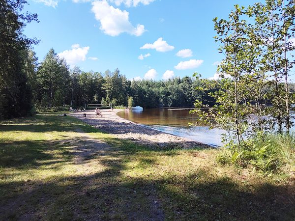 Kirjoittajan mielestä uimarannat eivät saa tasapuolista kohtelua. Kuva: