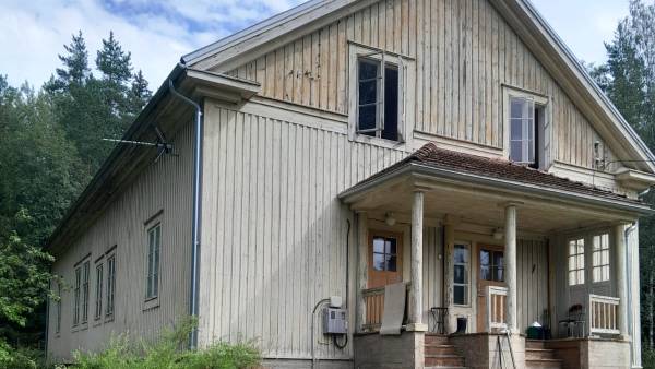 Poikkijärven koulun rakentaminen alkoi sata vuotta sitten. Nykyään...