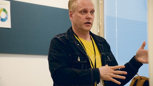 Päihdetyöntekijä Antti Mäkisen mukaan Suomessa on 400 000...