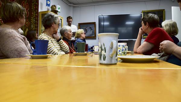 Kahville kirjastoon -tilaisuudet alkavat yhteisellä kahvihetkellä. Tapaamisten teemat...