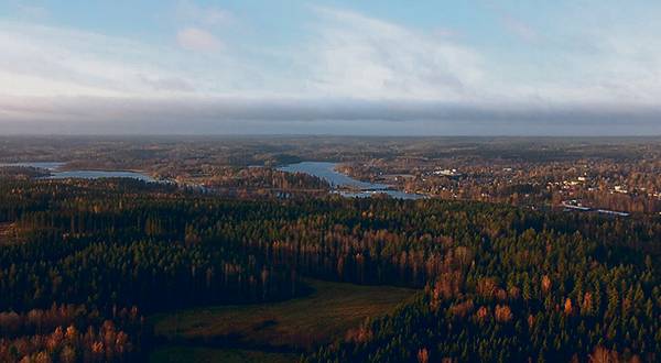 Näkymä Karijärven tuulivoimahankealueen läntisimmäksi suunnitellun  tuulivoimalan kohdalta...