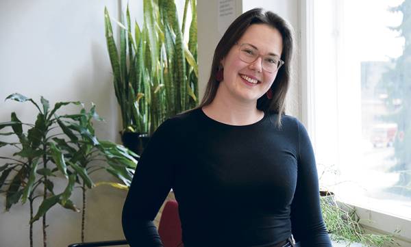 Työ Kuhmoisissa on Anette Ursinille ensimmäinen kunta-alalla. Pieni...