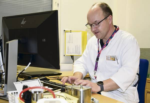 Lääkäri Timo Keso pitää huolta omasta hyvinvoinnistaan pitämällä...