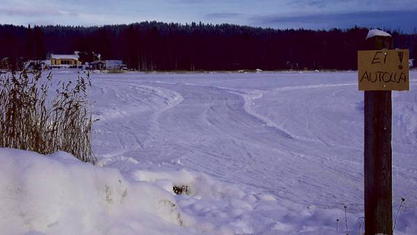 Autolla, traktorista puhumattakaan, ei ole vielä jäälle asiaa....