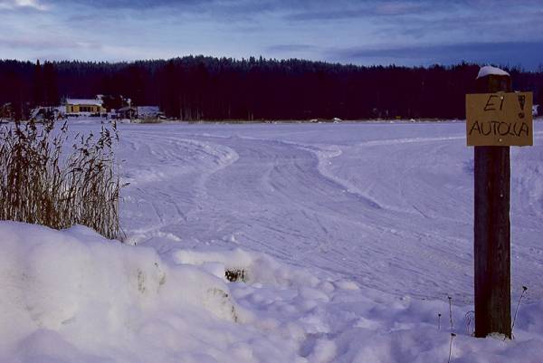 Autolla, traktorista puhumattakaan, ei ole vielä jäälle asiaa....