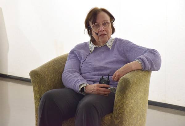 Tuttuja henkilöitä on padasjokelaistenkaan turha Virpi Hämeen-Anttilan kirjoista...