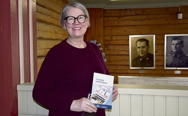 Jaana Savolainen vertaa netissä asiointia autolla ajamiseen: Ensin...