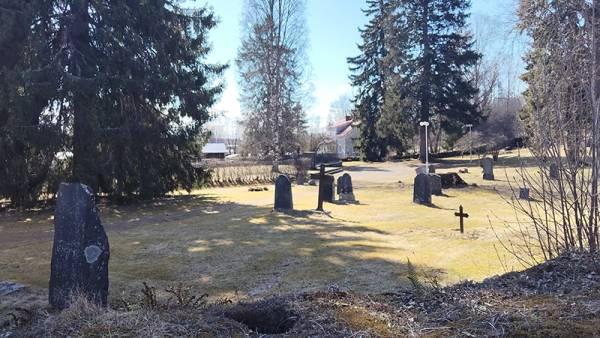 Sankarihautausmaana tunnetulle Kuhmoisten vanhalle hautausmaalle on haettu maisematyölupaa.