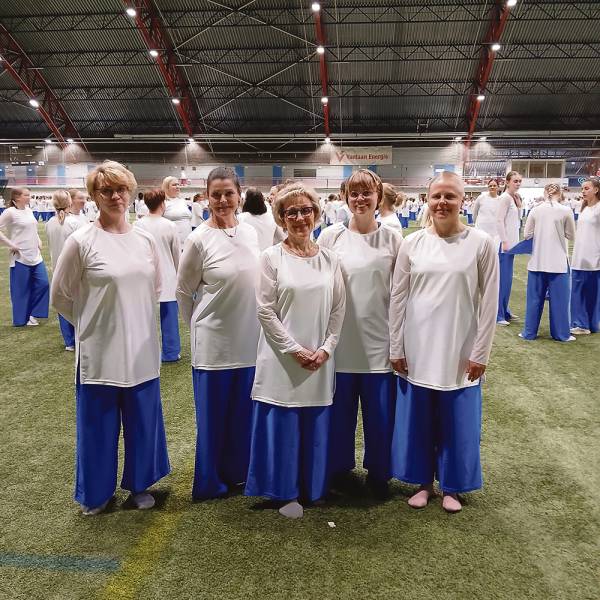 Ryhmäkuvassa vasemmalta Arja Lehtinen (vastannut ohjaamisesta lauantaisin tammikuusta...