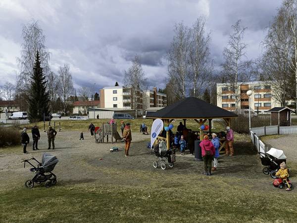 Mannerheimin Lastensuojeluliiton valtakunnallinen leikkipäivä kokosi Kuhmoisten lapsiperheitä yhteen.