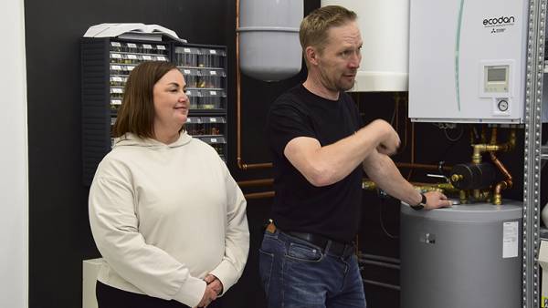 Johanna ja Harri Lehtonen ottivat viime perjantaina uudella...