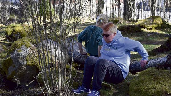 Pilvi-Sisko Rantala (takana) sekä Heta Joutsimatka (edessä) nauttivat...