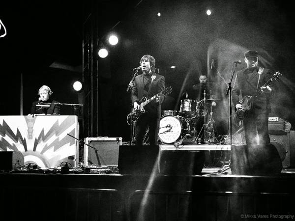 Jiri Nikkinen Beatles Tribute Band soittaa esikuvansa tuotantoa...