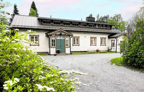 Kopolan päärakennus on saneerattu vanhaa pappilan henkeä kunnioittaen....