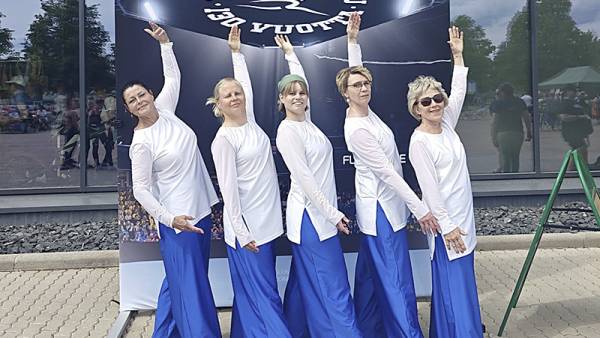 Kuhmoisten Naisvoimistelijat osallistuivat Gymnaestrada-tapahtumaan Joensuussa.