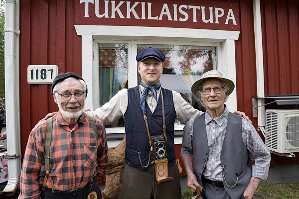 Päijälän Tukkilaistuvan näyttely on valmis. Sen tekijät ...