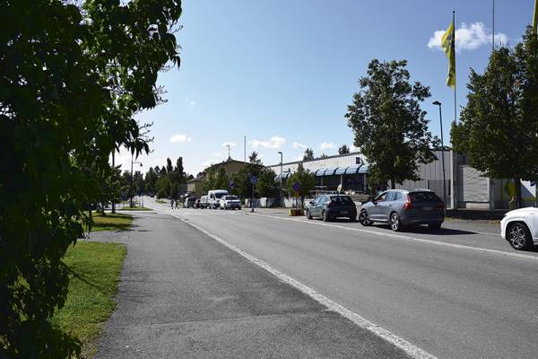Maisema-arkkitehti Niilo Tenkanen kehuu Kuhmoisten kylänraittia siitä, että...