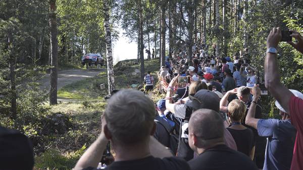 Viime vuonna Liehuntien yleisömeri oli hyppyrin toisella puolella....