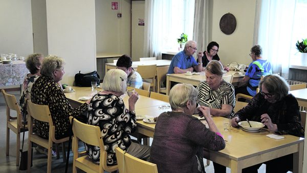 Lähitori-Sylvintupa kerää viikoittain 15-30 osallistujaa. Kevätkaudella suurimman yleisöryntäyksen...