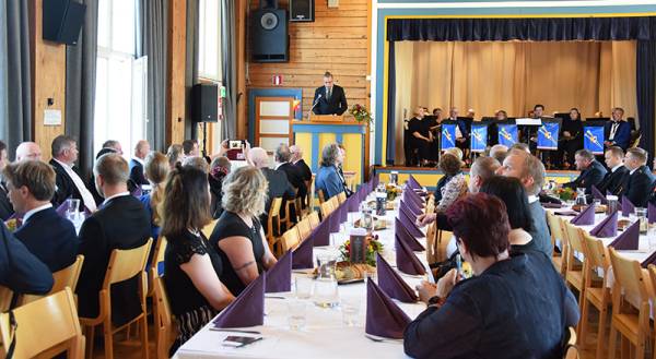 Kunnanvaltuuston puheenjohtaja Kimmo Malin totesi tervehdyksessään, että VPK:n...