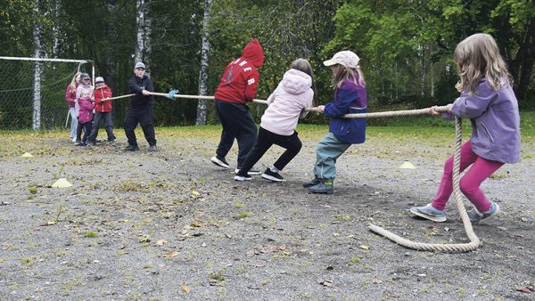 Yhtenäiskoulu vietti liikuntapäivää perjantaina 11. syyskuuta, ja rehtori...